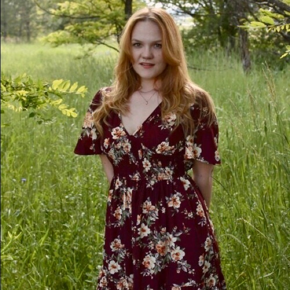 Meet your Posher, Lora - Picture 2 of 4